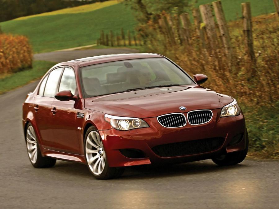  BMW M5 2005 года  (US) (фото 24 из 35)